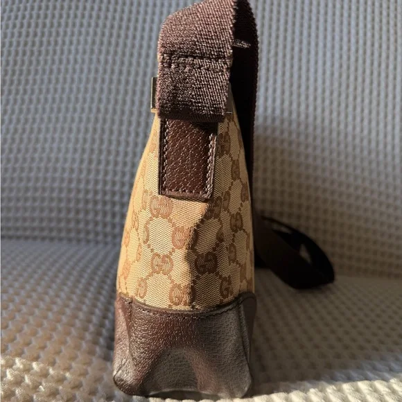 Gucci UNISEX Messenger Bag - Picture 7 of 14